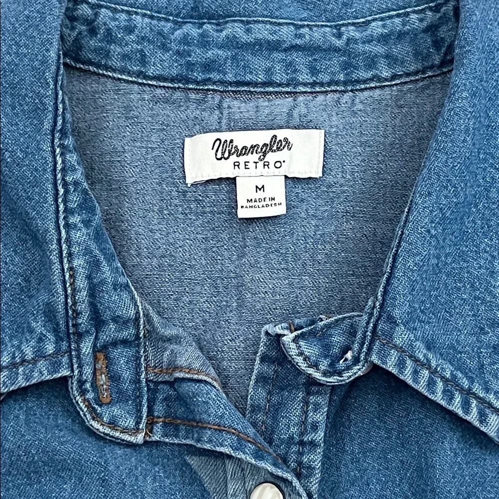 Wrangler women’s sleeveless snap front tie, denim, stars, and stripes shirt M - Picture 3 of 6